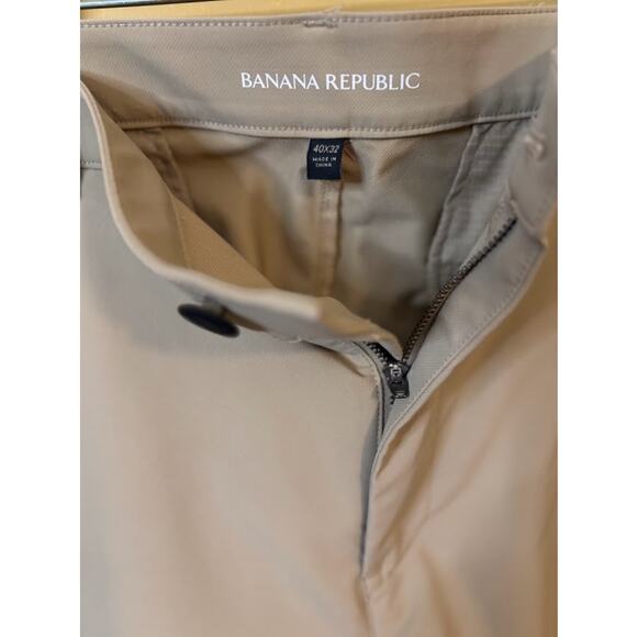 Banana Republic Khaki Chino Pants - Men's 40 x 32 - Excellent - Picture 3 of 5